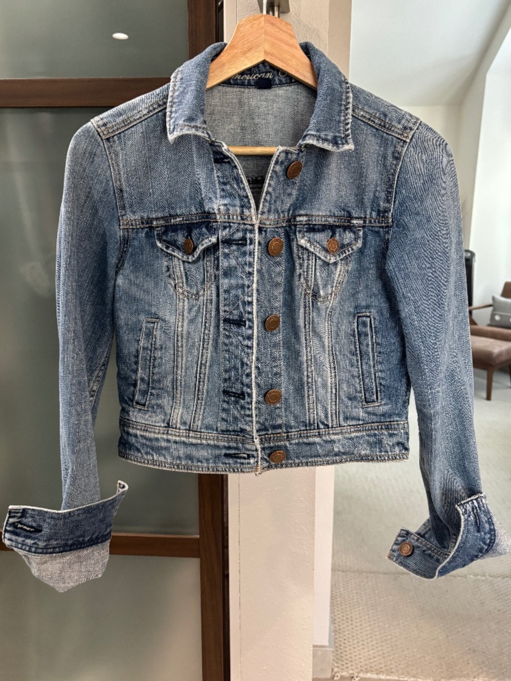 American Eagle Outfitters Classic Denim Jacket - Size XS - Picture 3 of 9